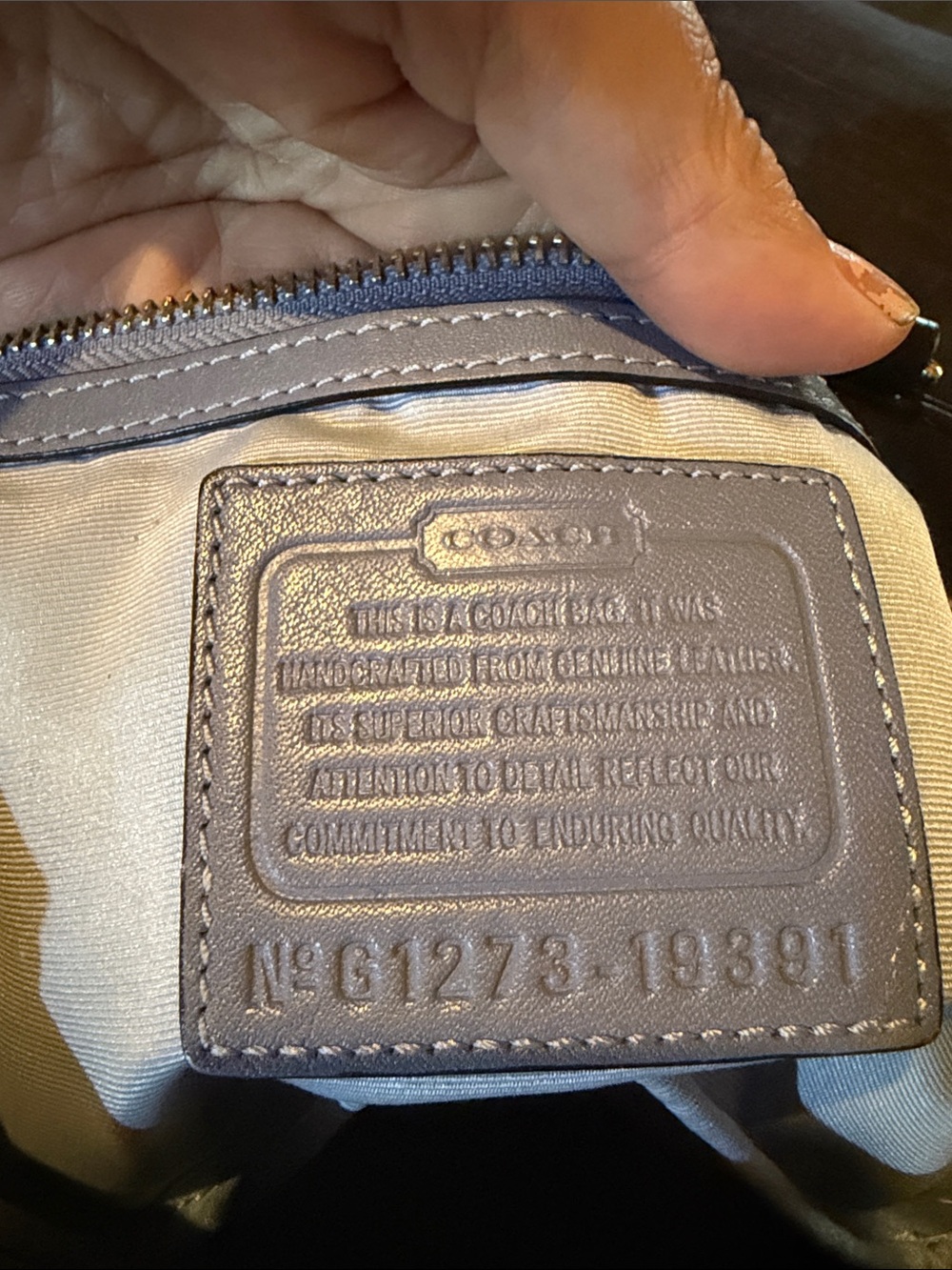 Coach Hampton Weekend Embossed - Picture 2 of 9